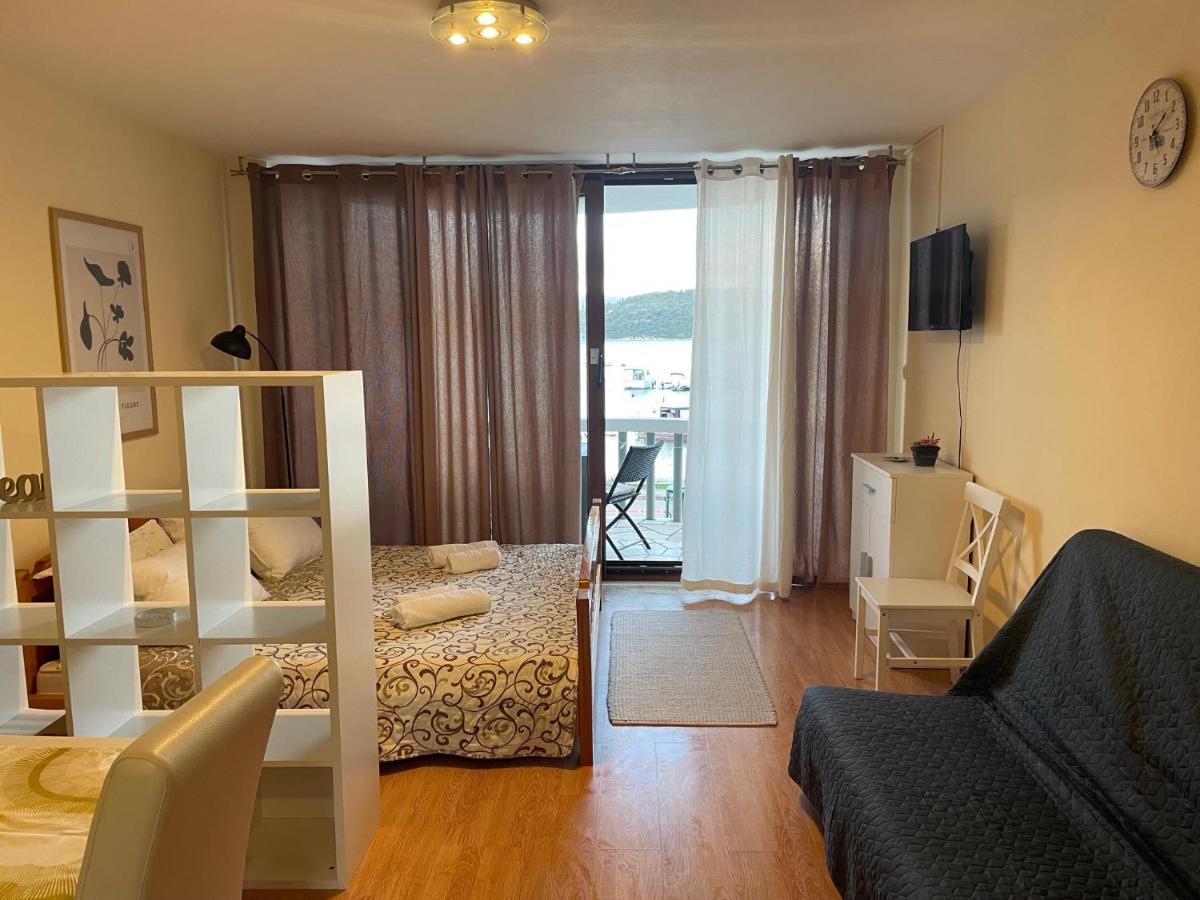 Apartments Ana By The Sea Lumbarda Exterior foto